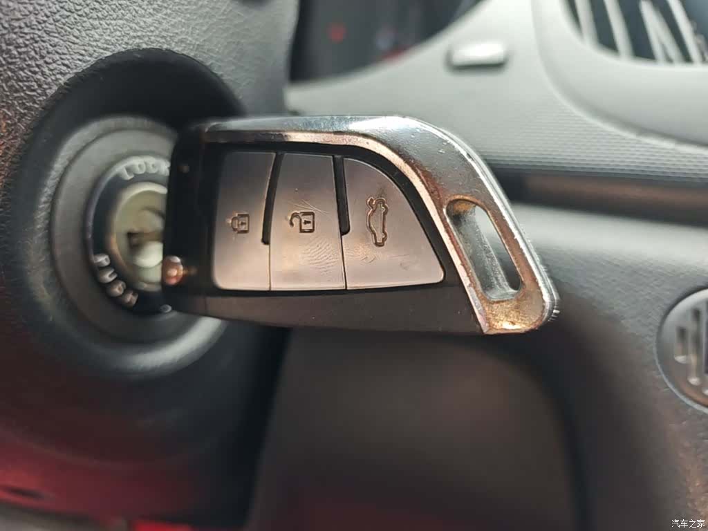 Kia GLS, 2014 9