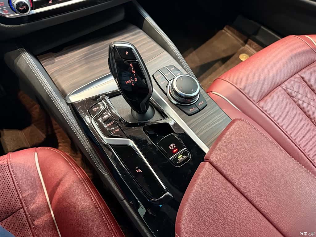 BMW 5 Series, 2022 8