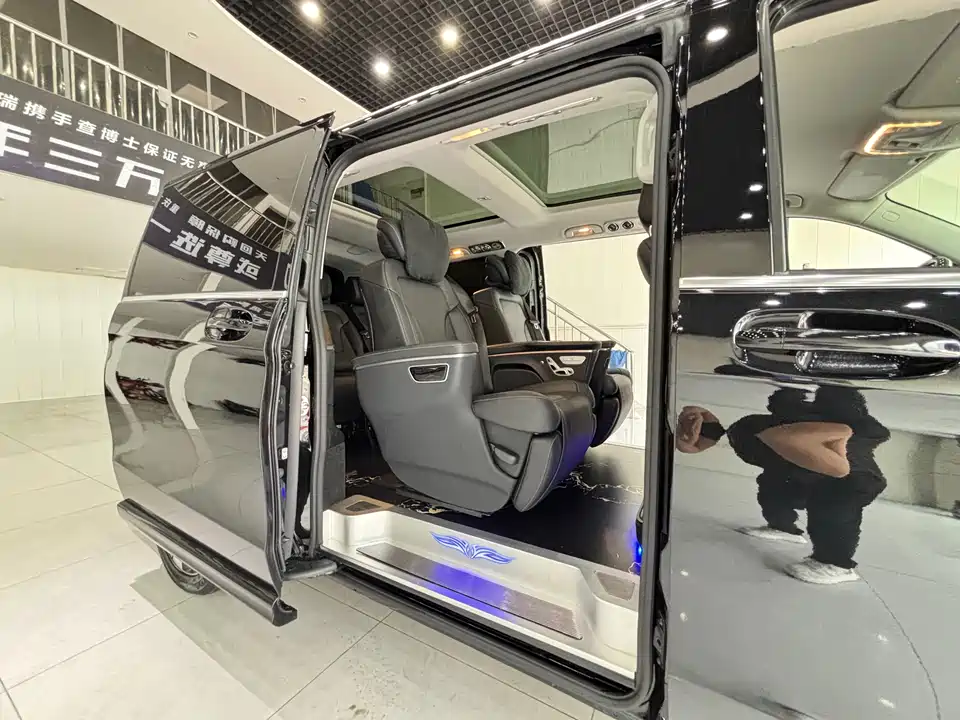 Mercedes-Benz V-class