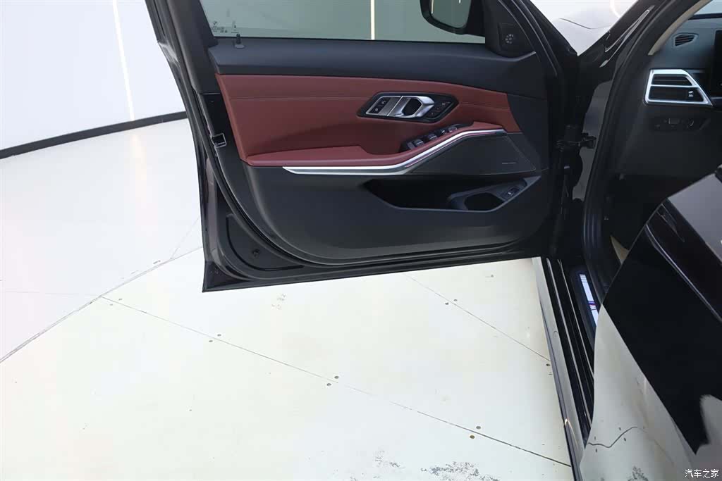 BMW 3 Series, 2025 18