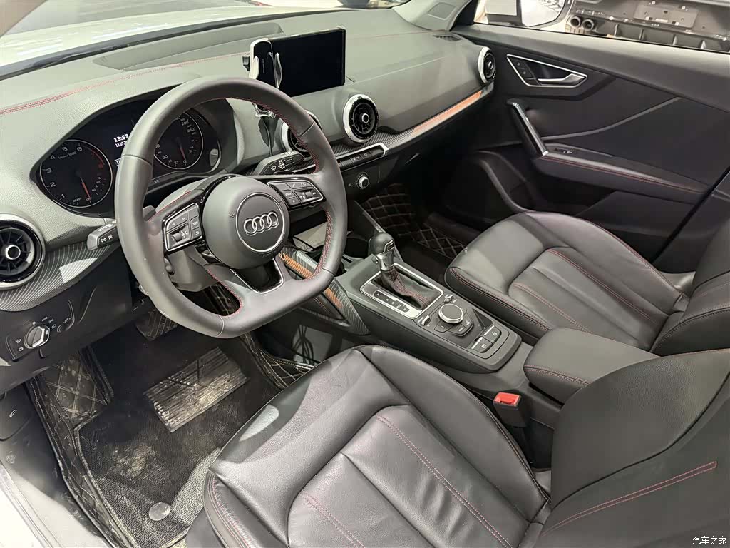 Audi Q2L, 2023 6