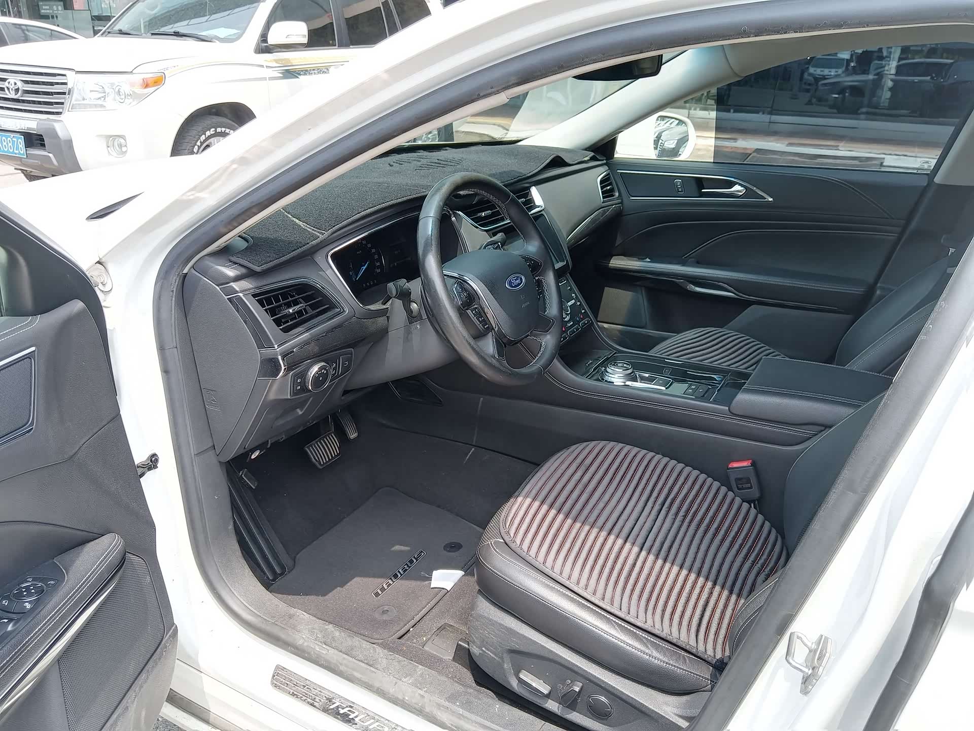 Ford Taurus, 2017 3