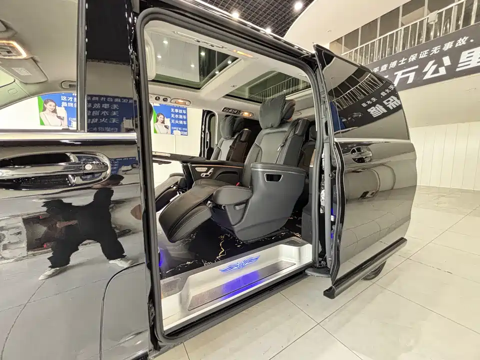 Mercedes-Benz V-class