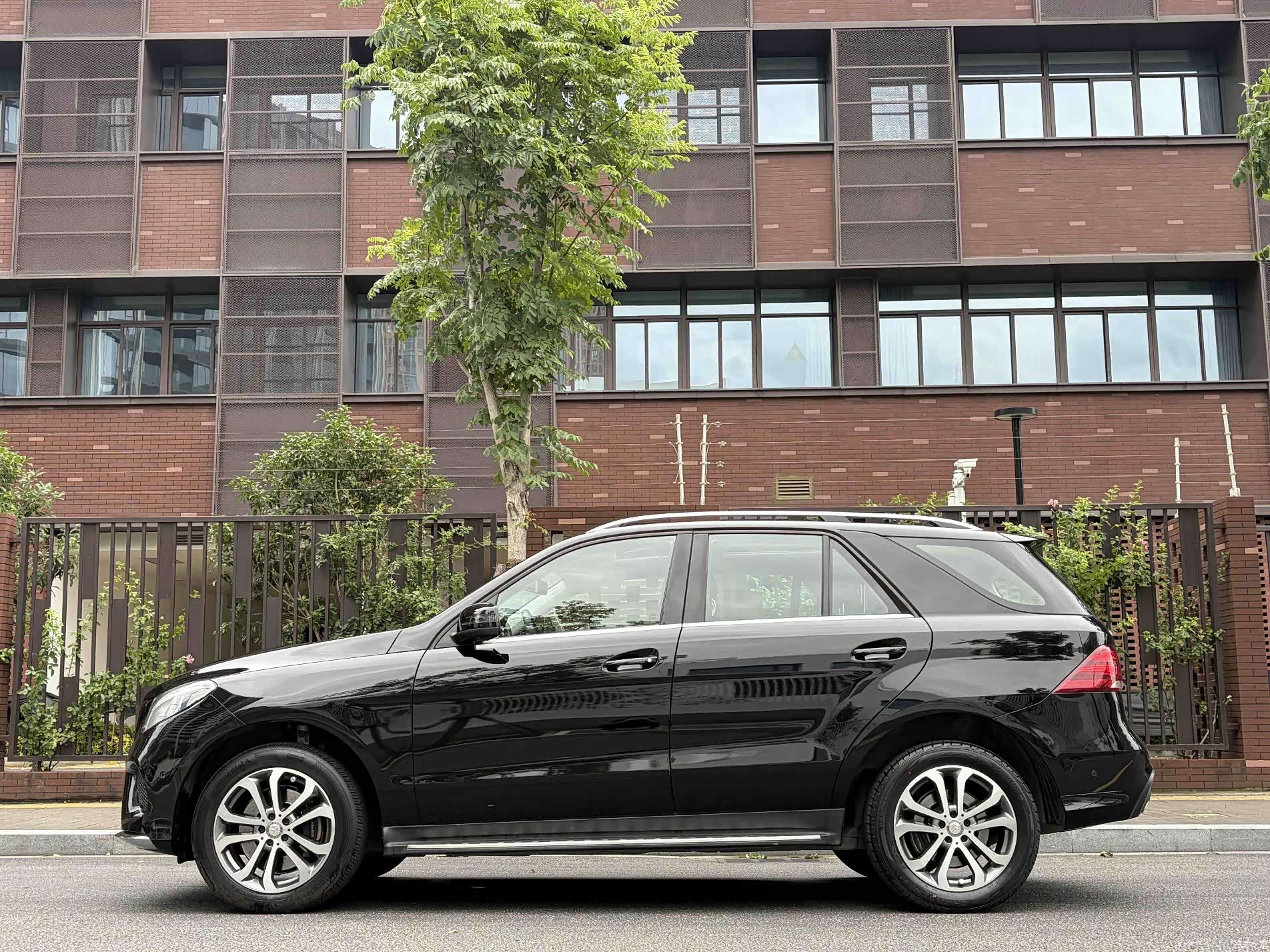 Mercedes-Benz GLE, 2016 3
