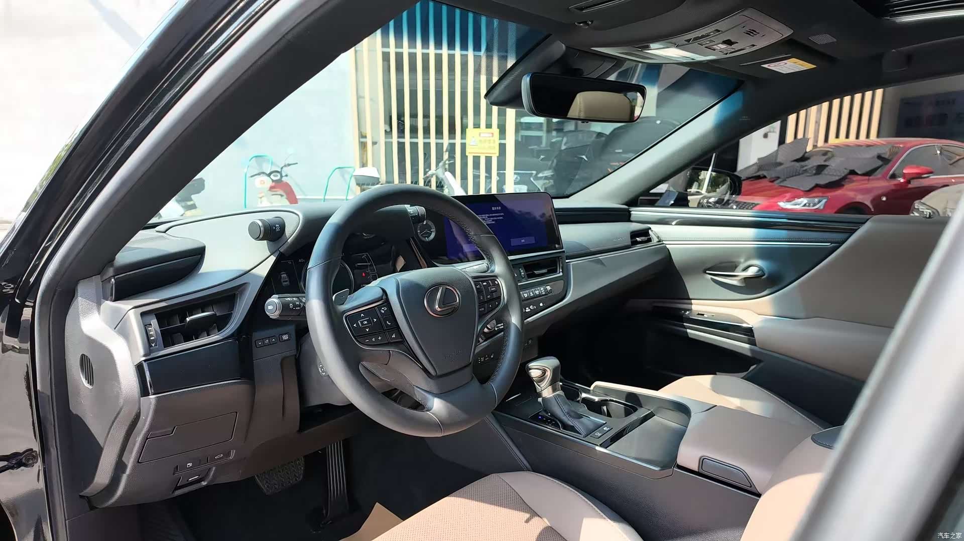 Lexus ES, 2024 все фото