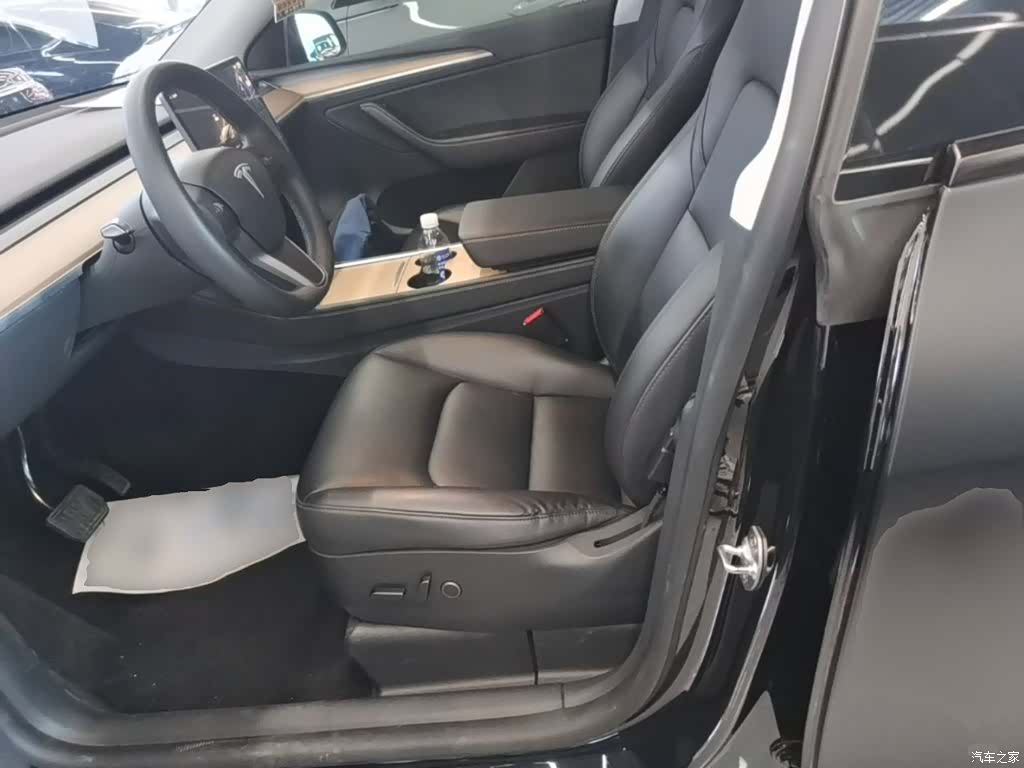 Tesla Model Y, 2022 15