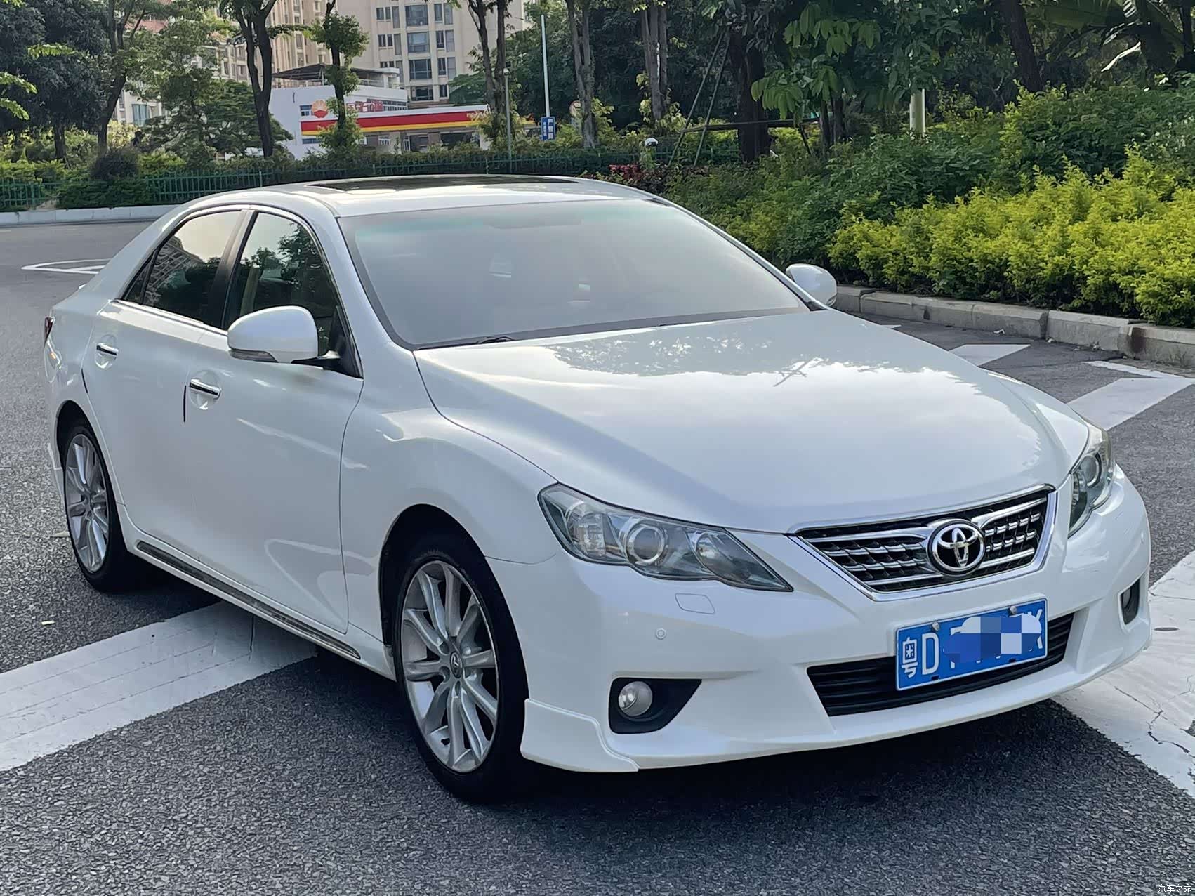 Toyota 2.5V, 2011 3