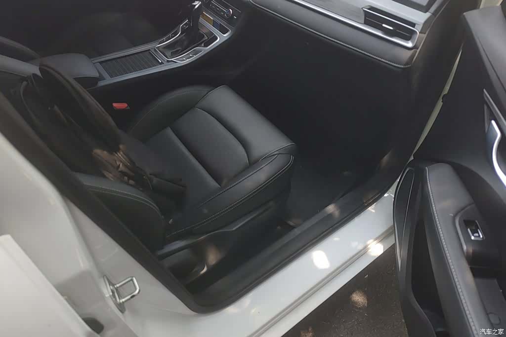 Geely Emgrand, 2021 8