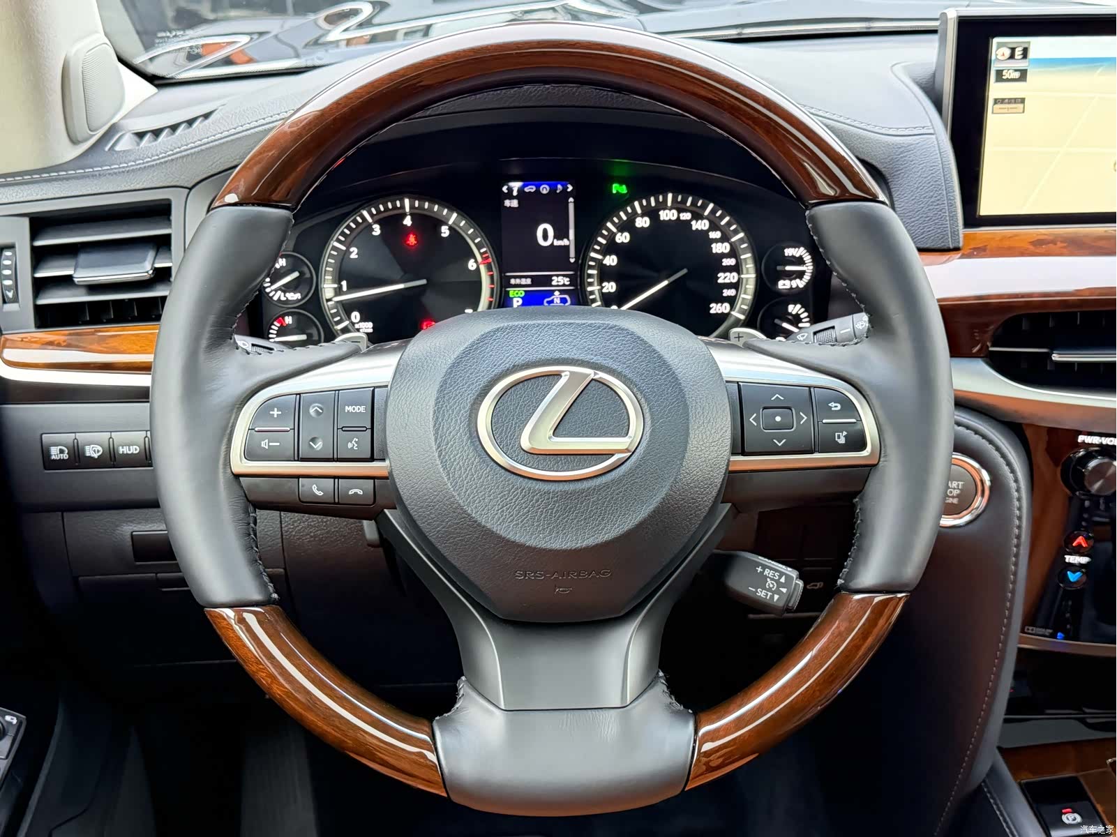 Lexus LX, 2017 7
