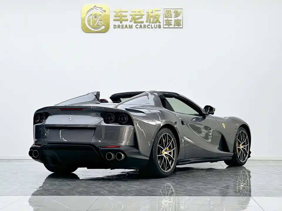 Ferrari 812