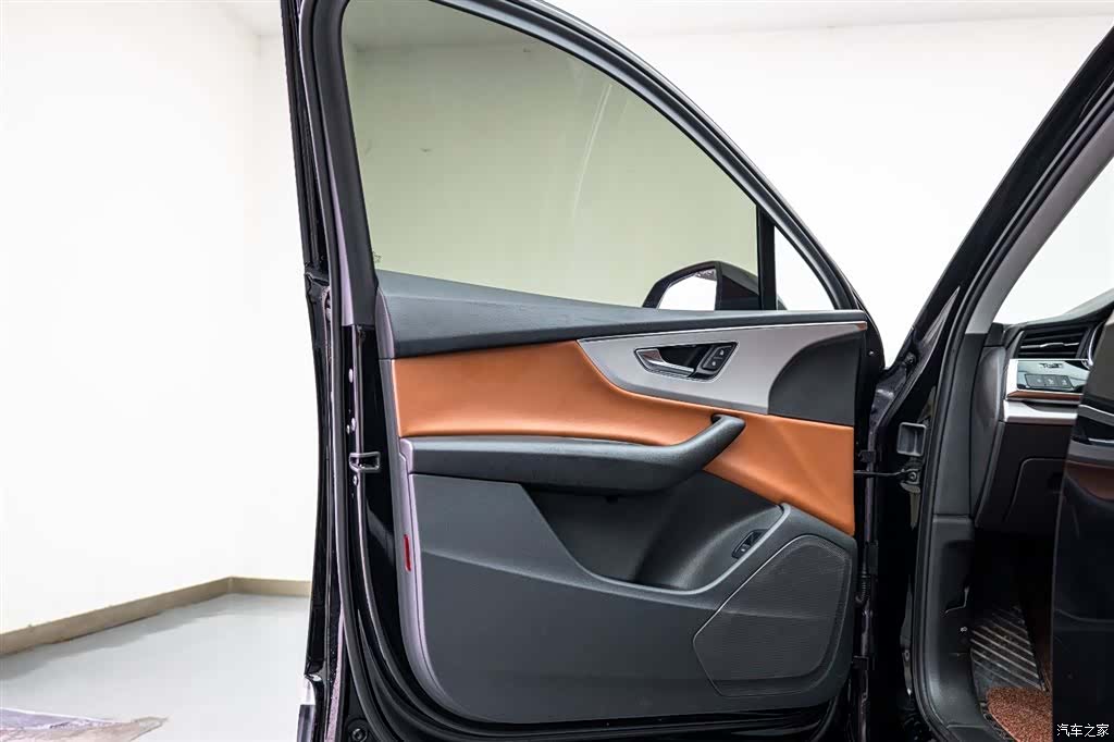 Audi Q7, 2022 9