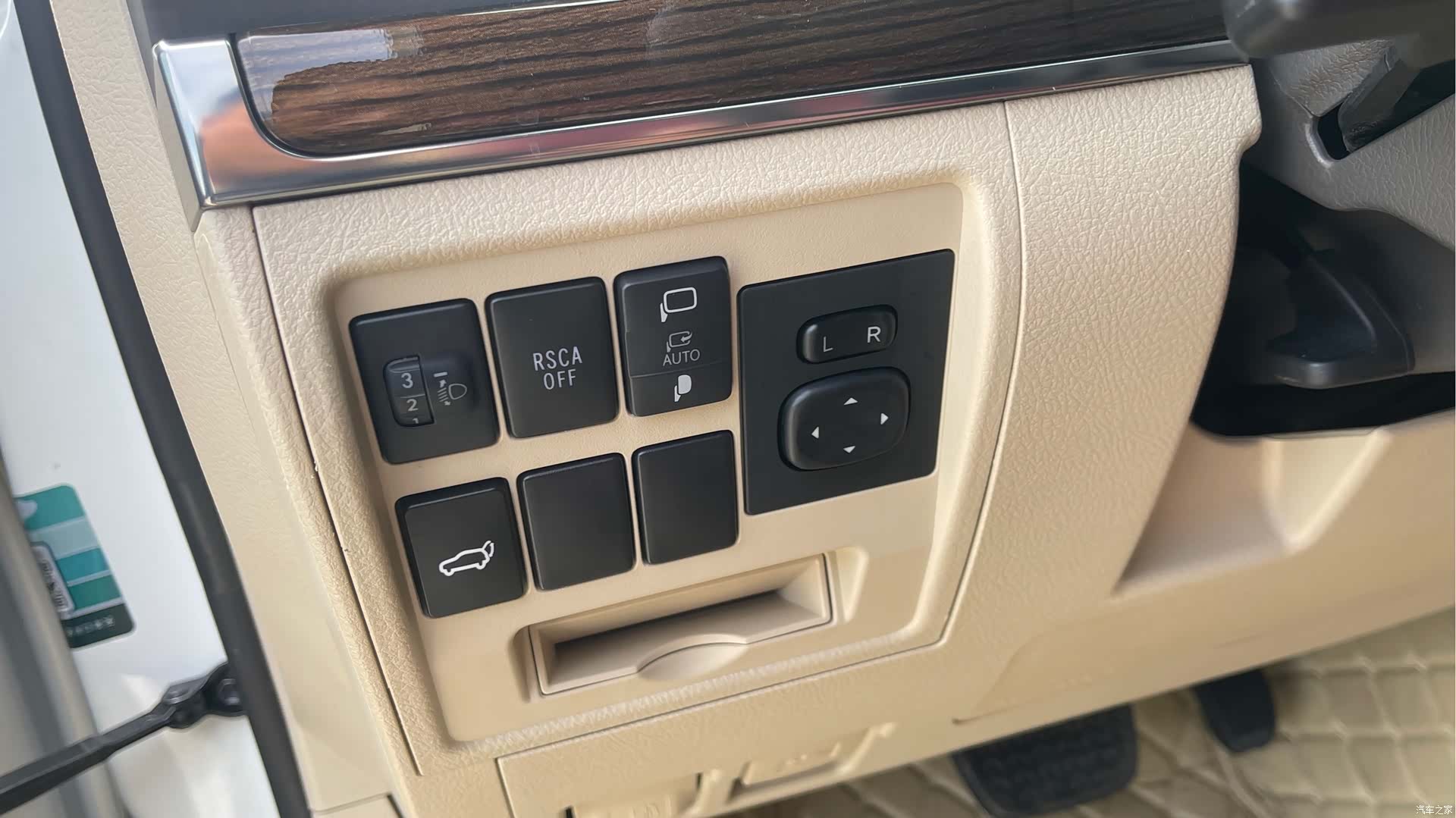 Toyota Land Cruiser, 2019 10