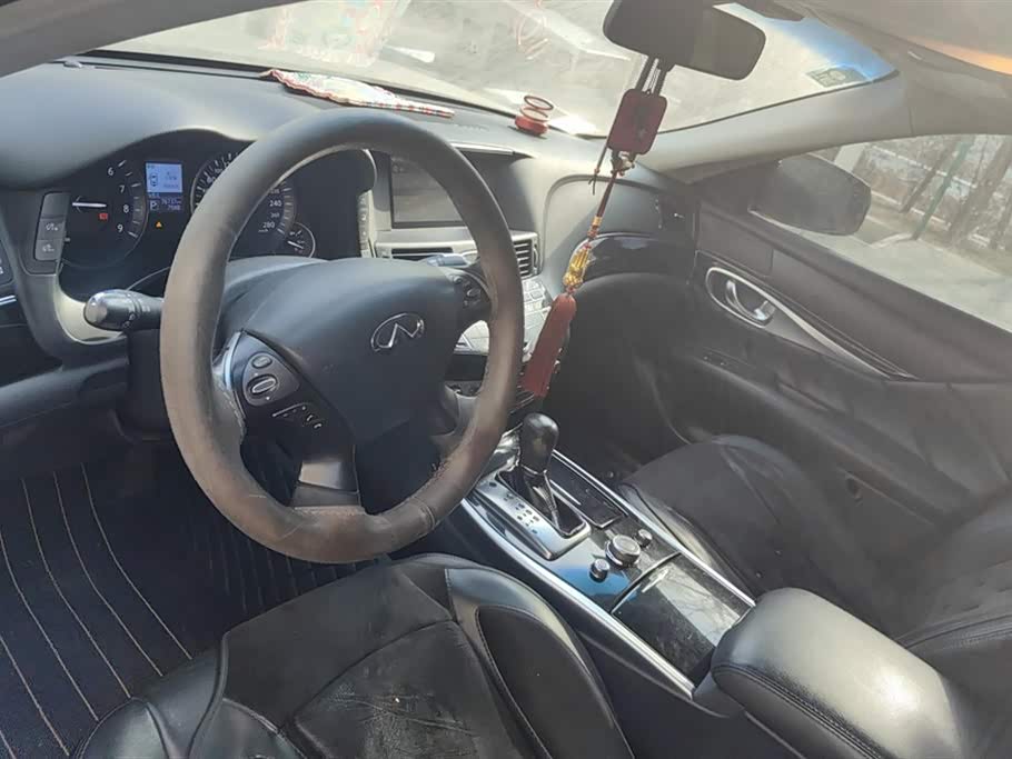Infiniti Q70 Infiniti Q70