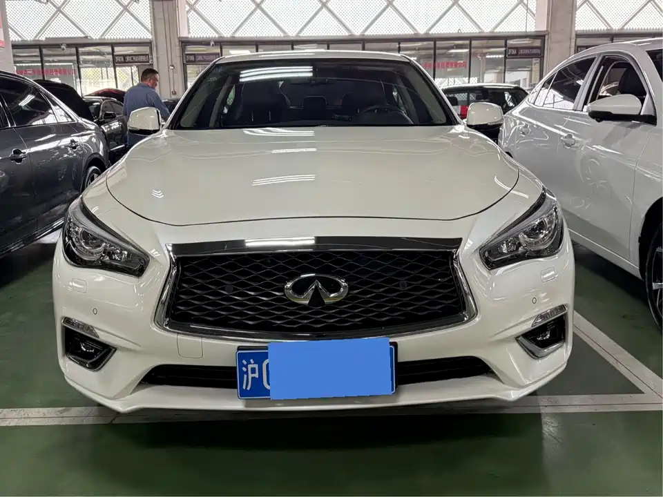 Infiniti Q50L