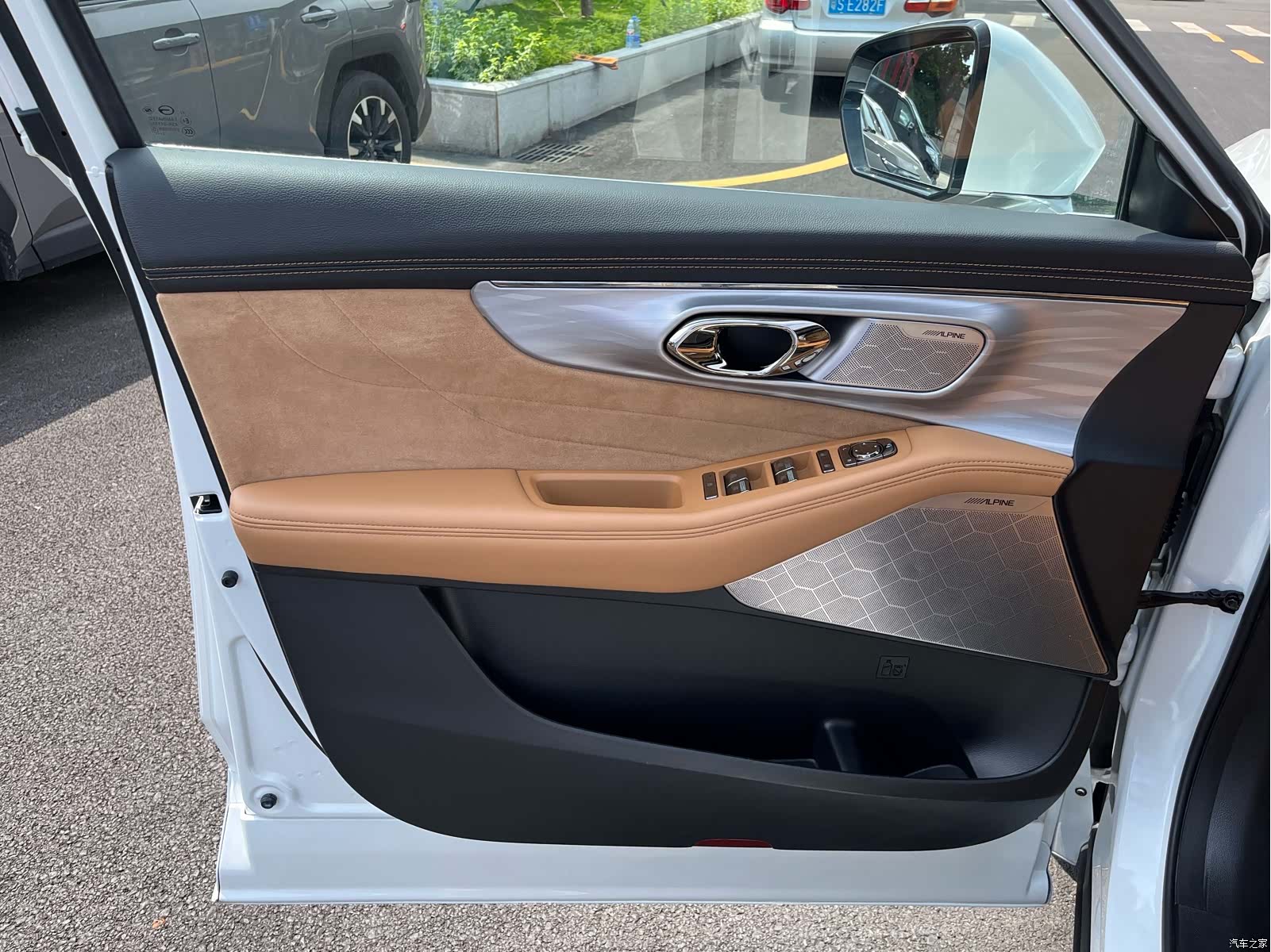 Trumpchi ES9, 2023 8