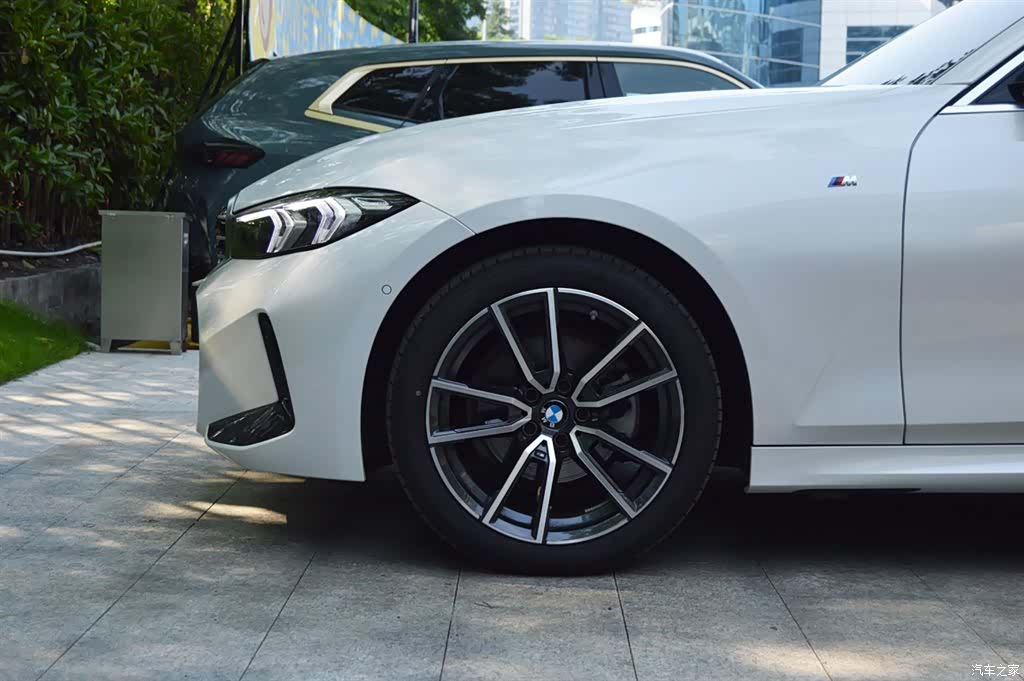 BMW 3 Series, 2025 все фото