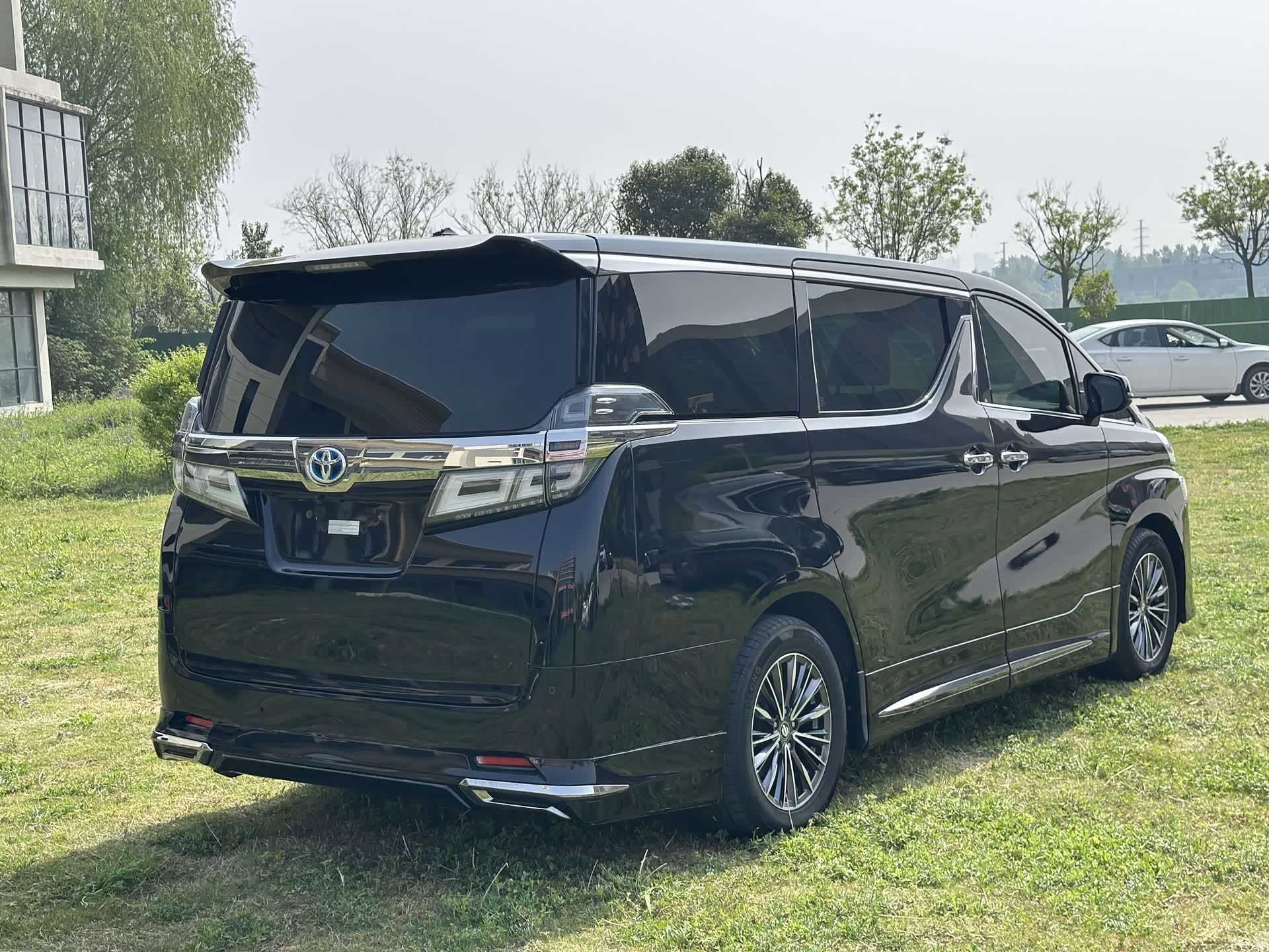 Toyota Vellfire, 2021 8