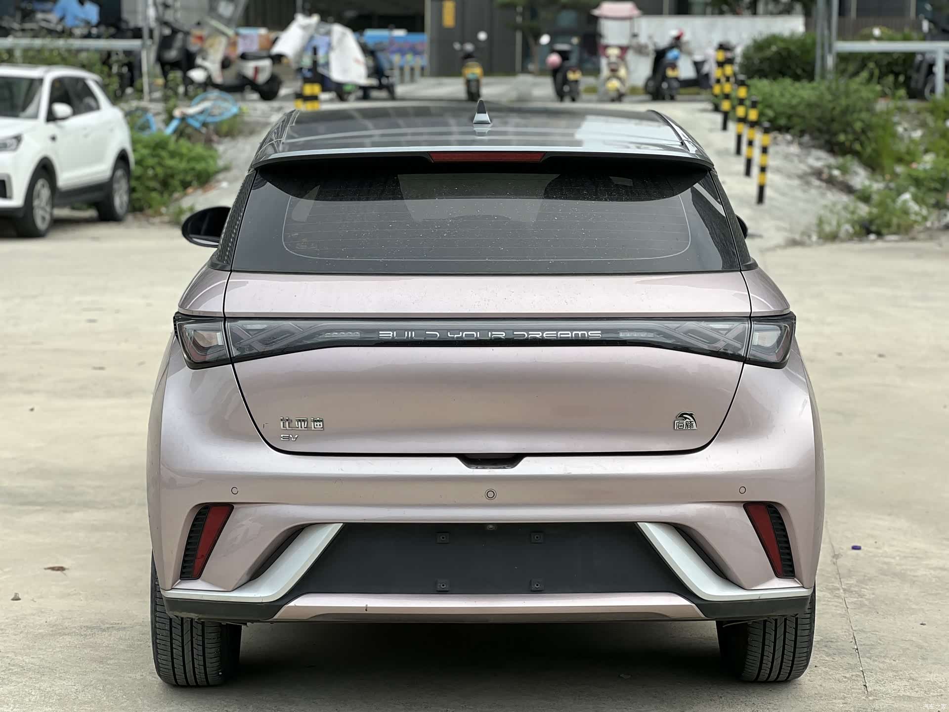 BYD Dolphin, 2023 11
