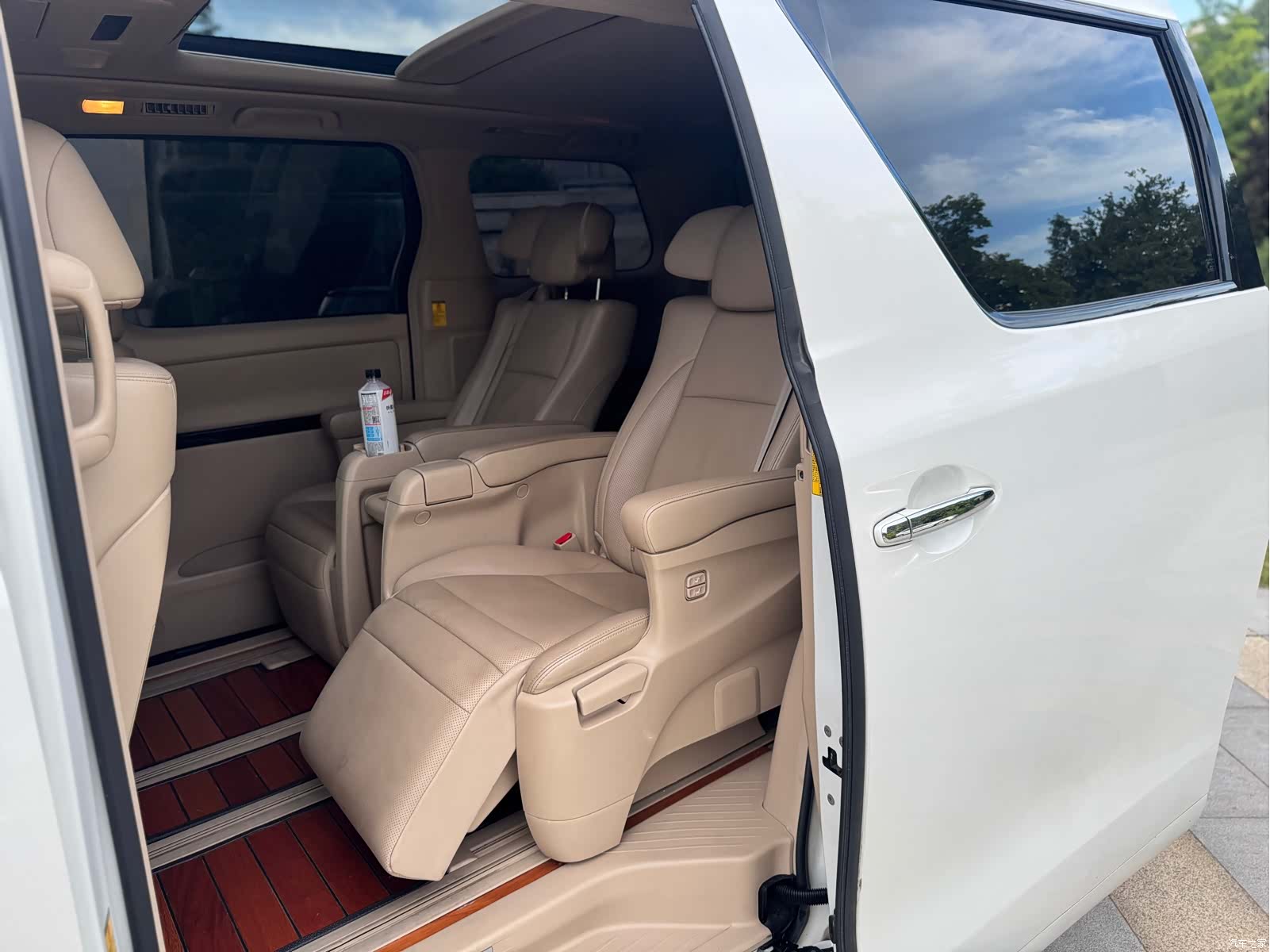 Toyota Alphard, 2014 8