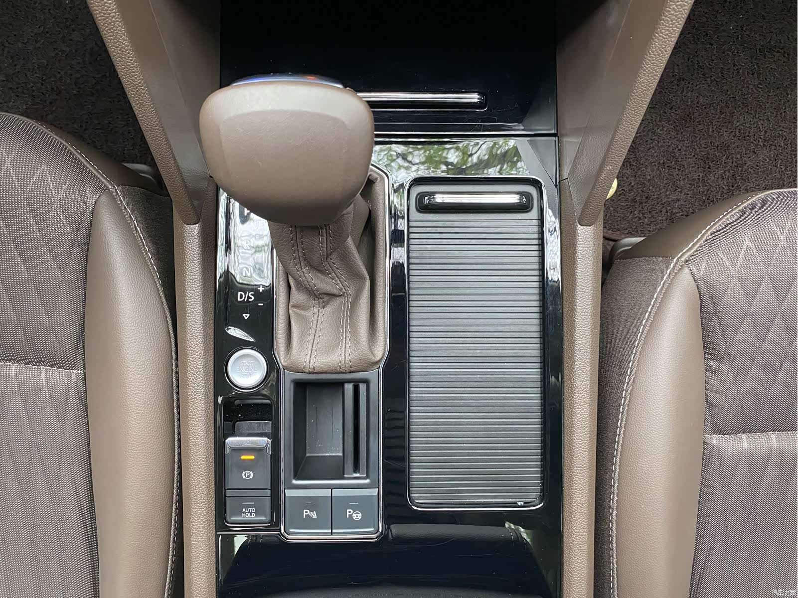 Volkswagen Viloran, 2022 18