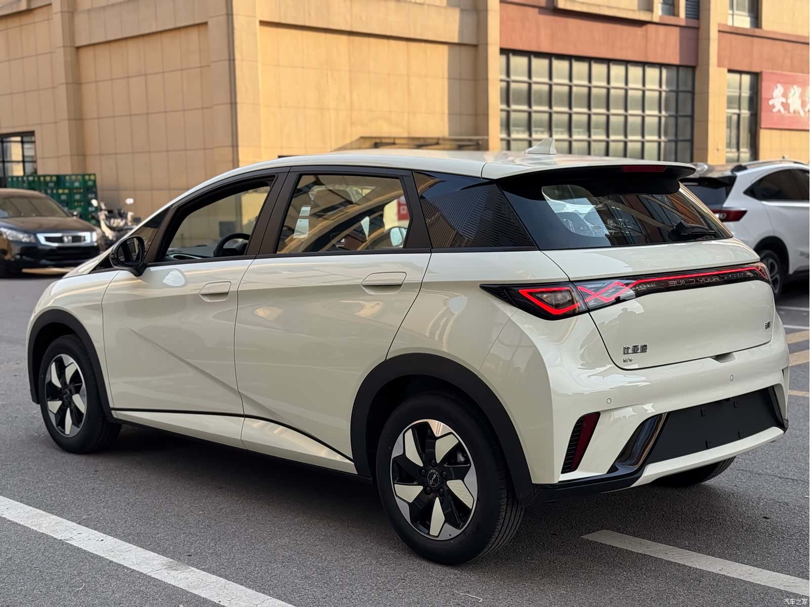 BYD Dolphin, 2026 10