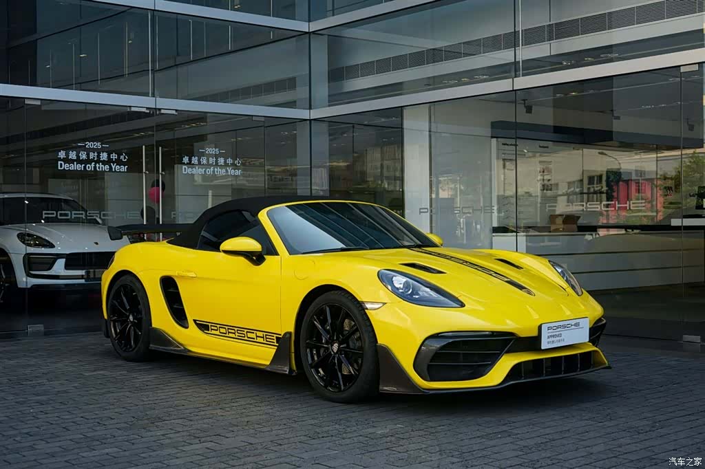 Porsche Boxster, 2024 11