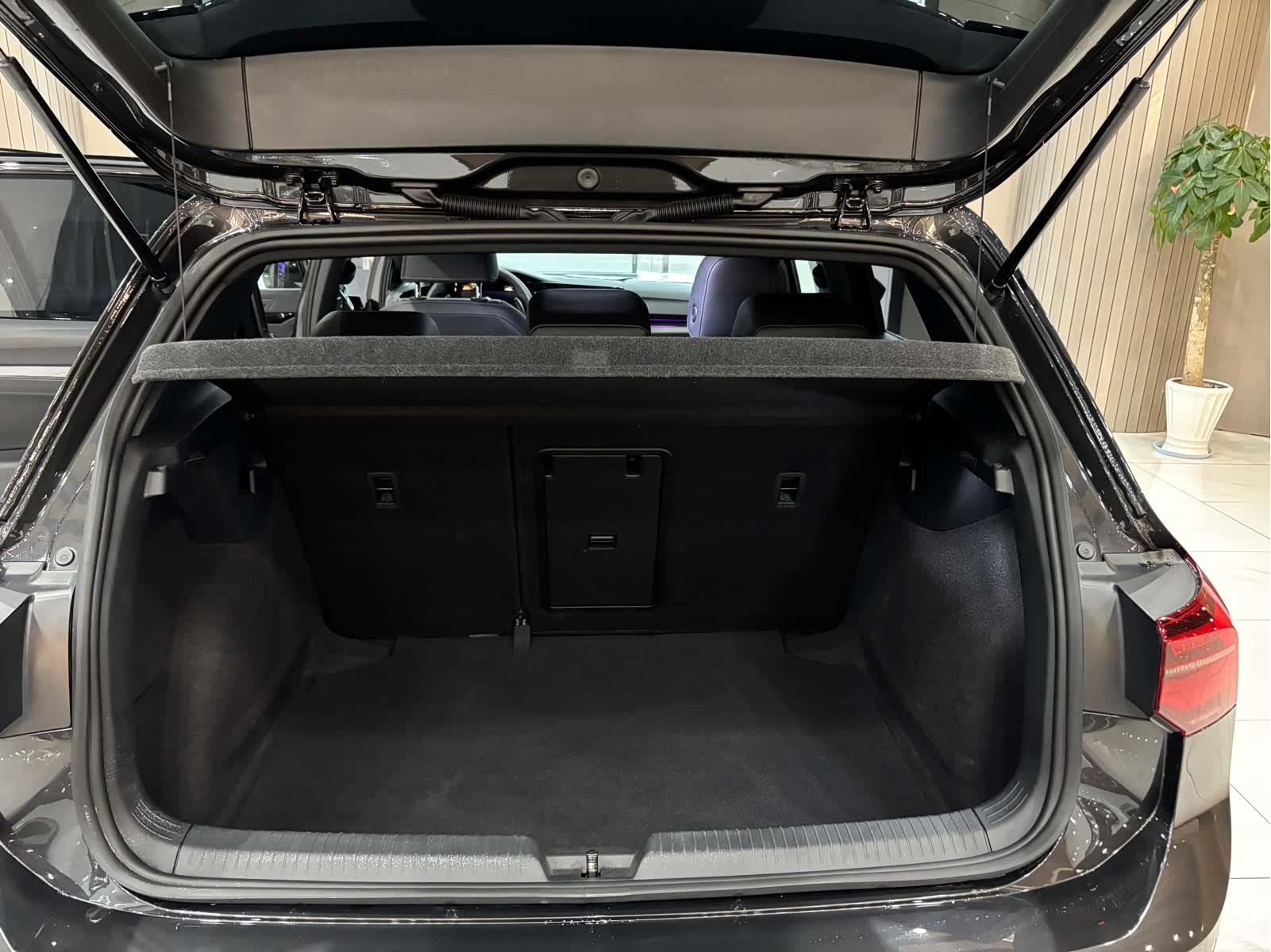 Volkswagen Golf, 2023 13