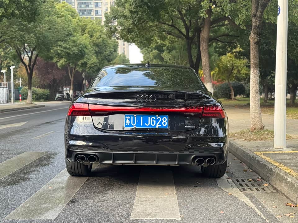 Audi A7L