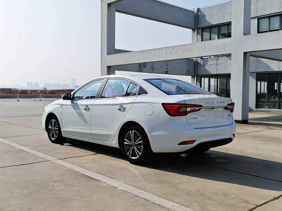 Roewe i5