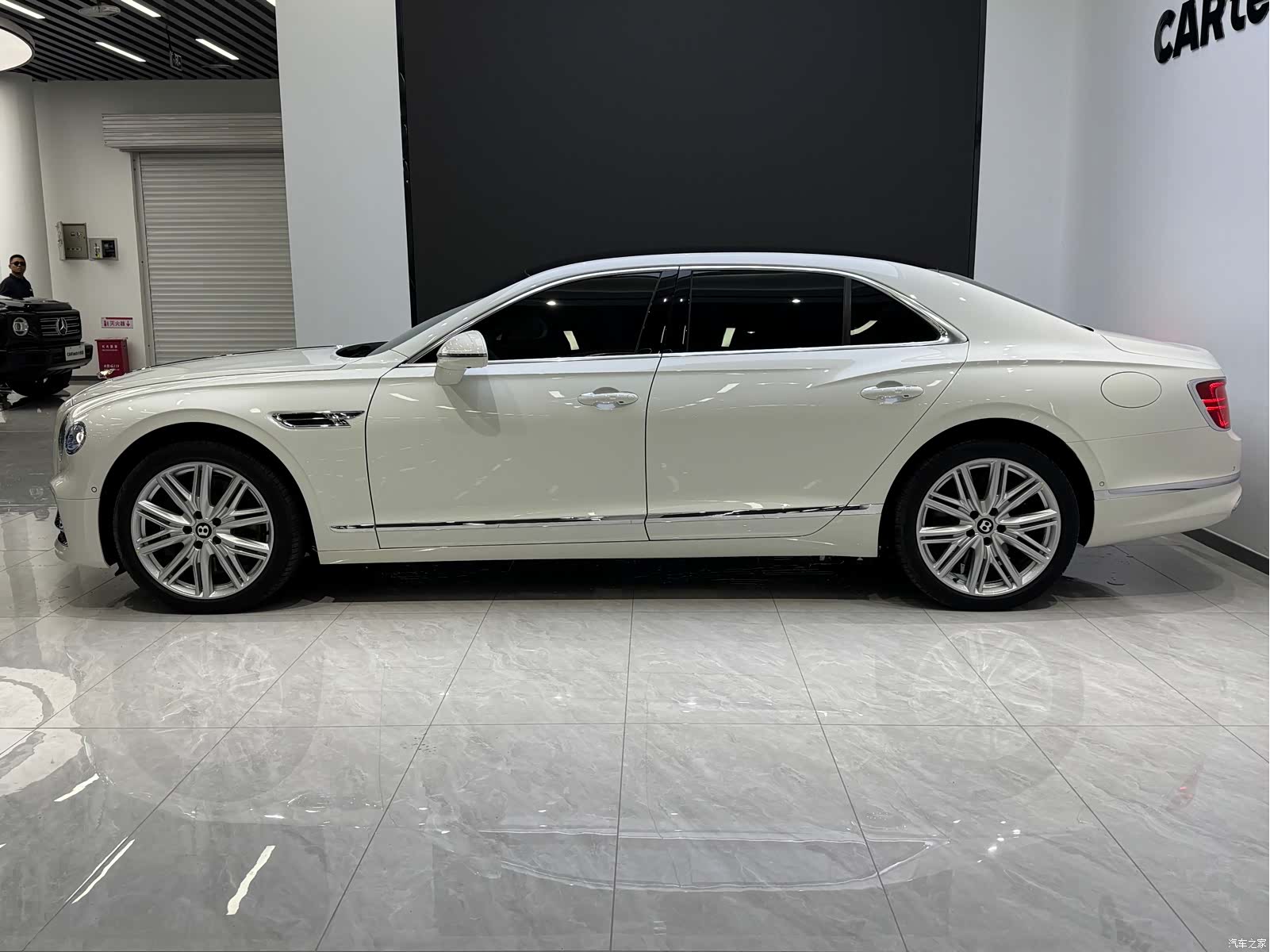 Bentley Flying Spur, 2024 7