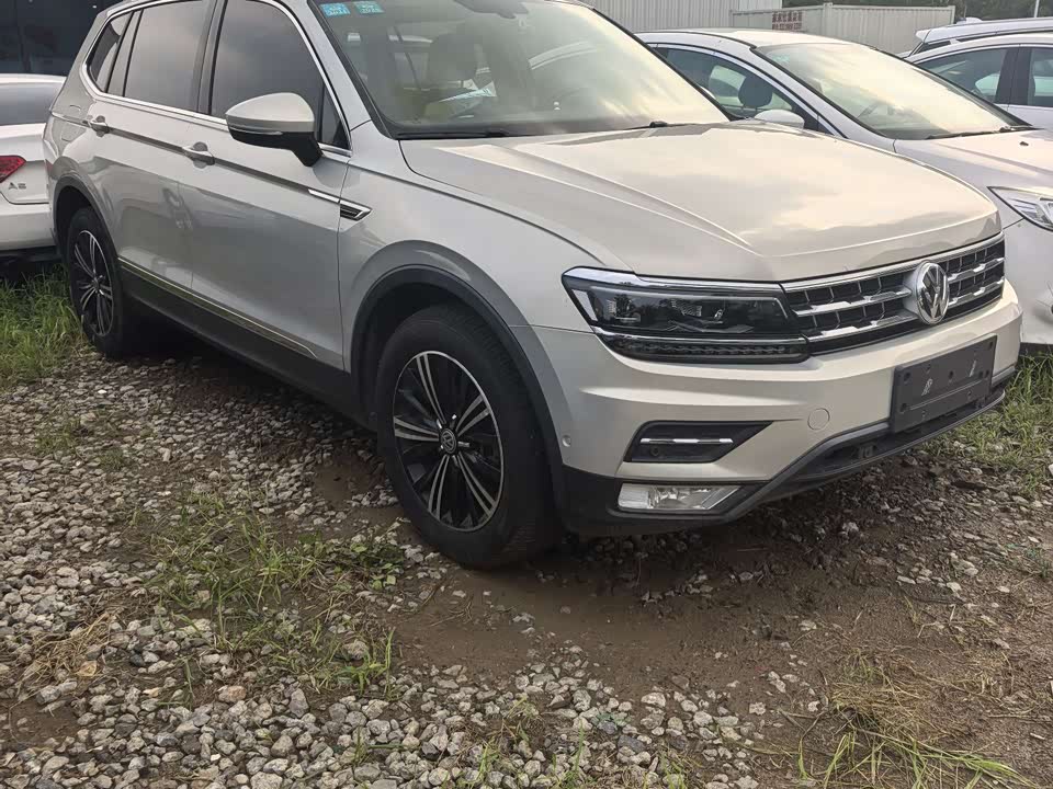Volkswagen Tiguan L
