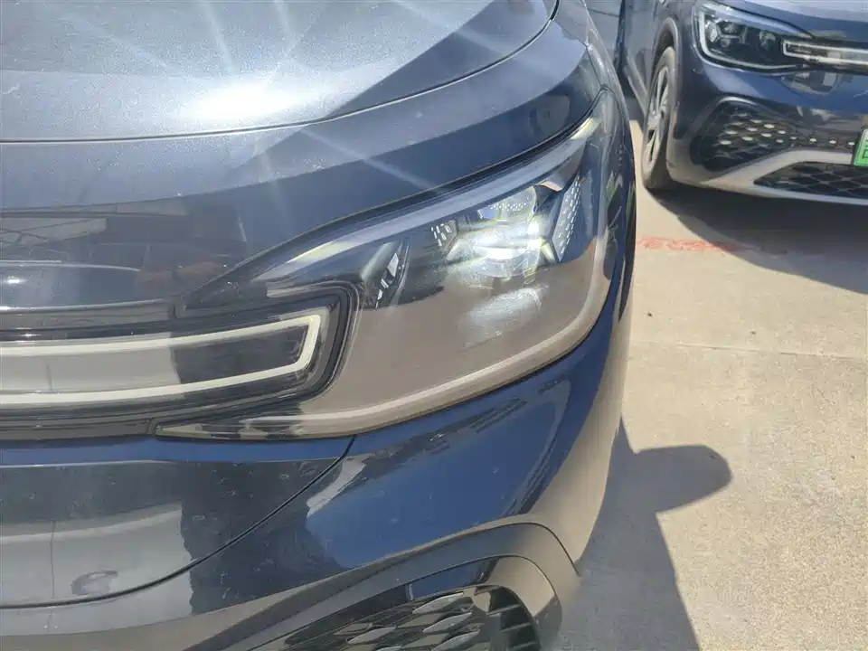 Volkswagen ID.6 CROZZ