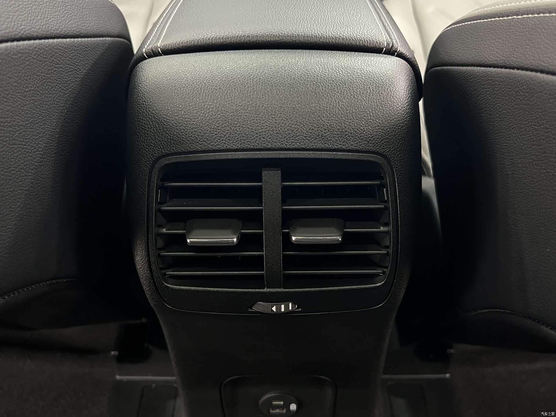 Ford Escape, 2024 13