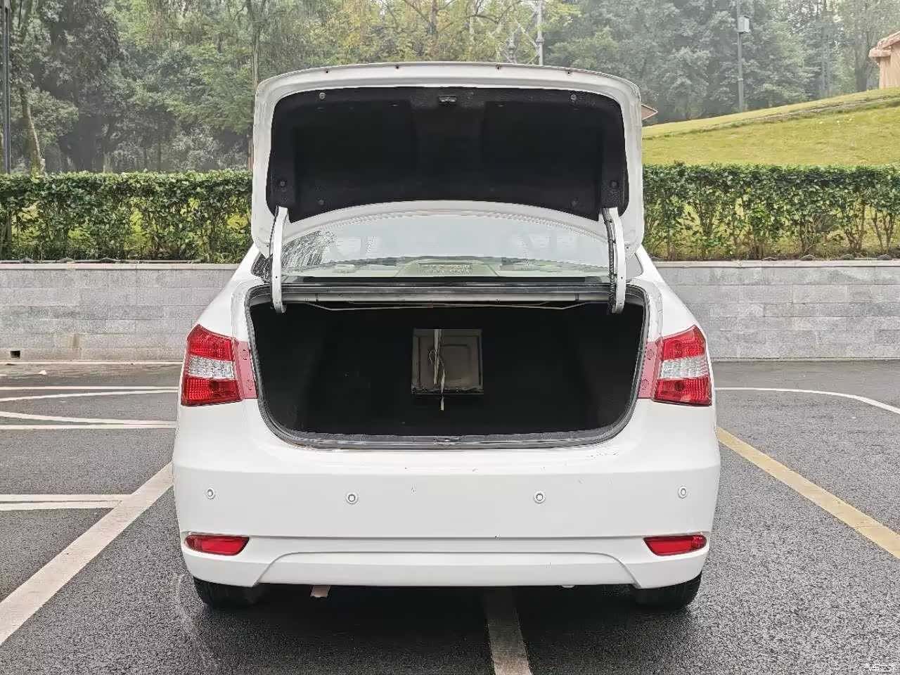 DongFeng A60, 2014 22