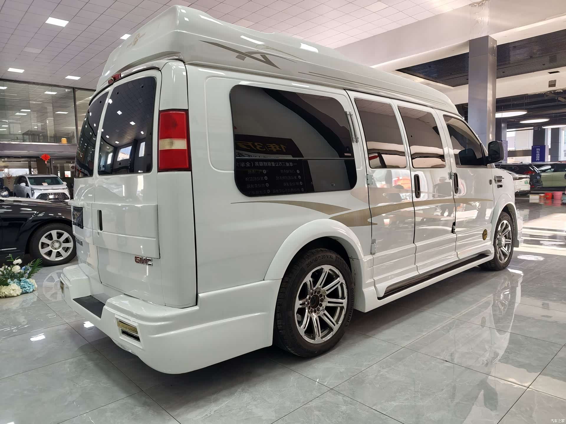 GMC SAVANA, 2015 7