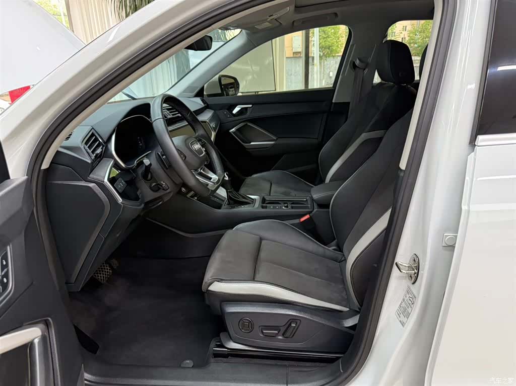 Audi Q3, 2023 16