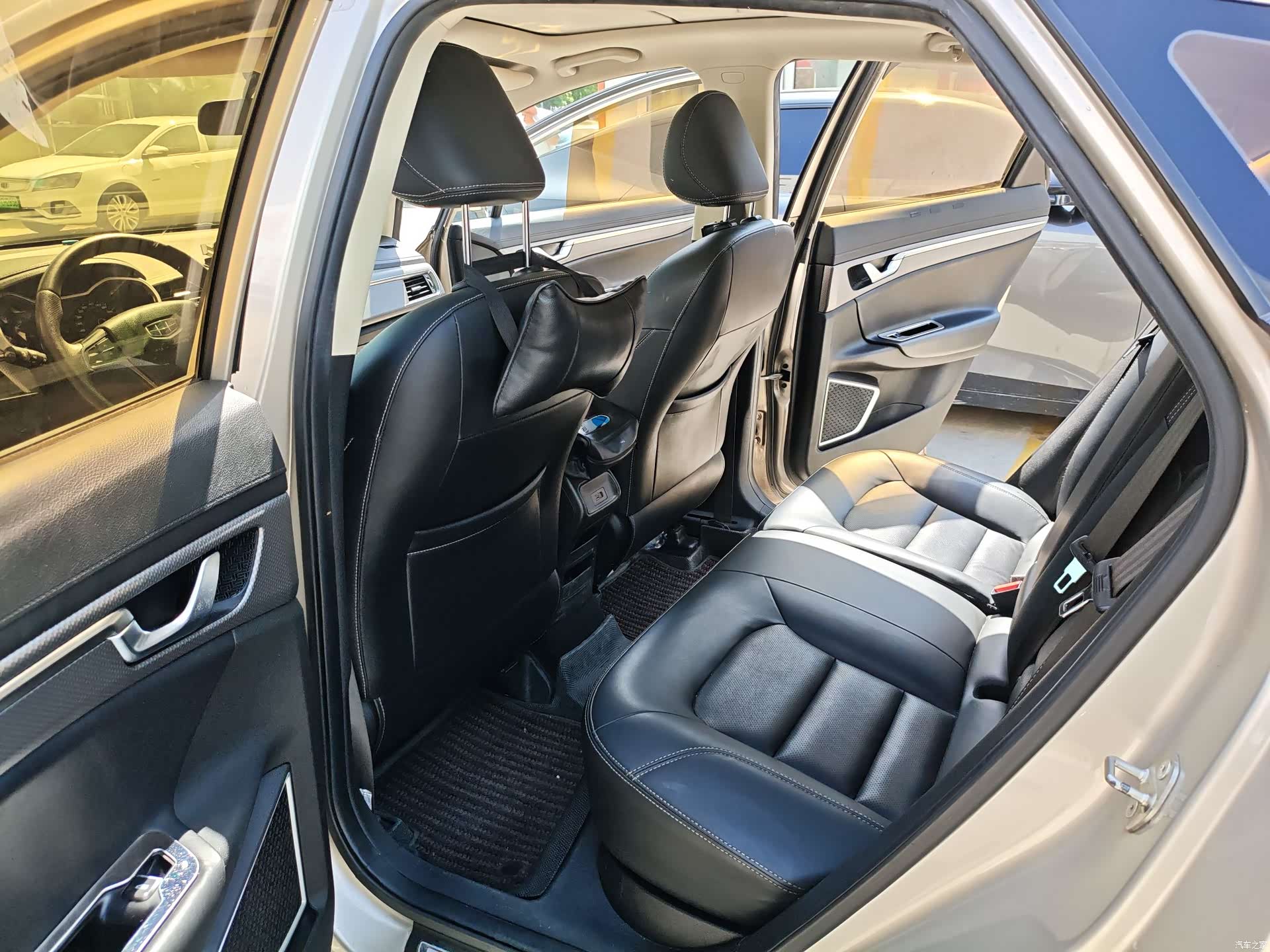 Geely Emgrand, 2017 9