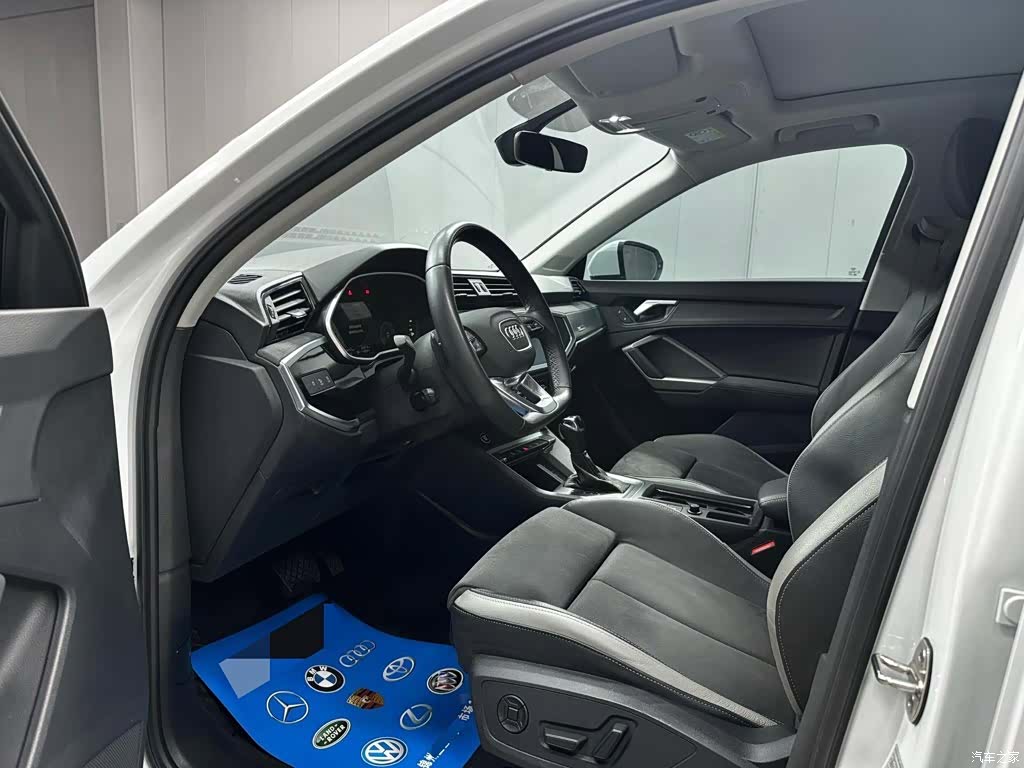 Audi Q3, 2022 10