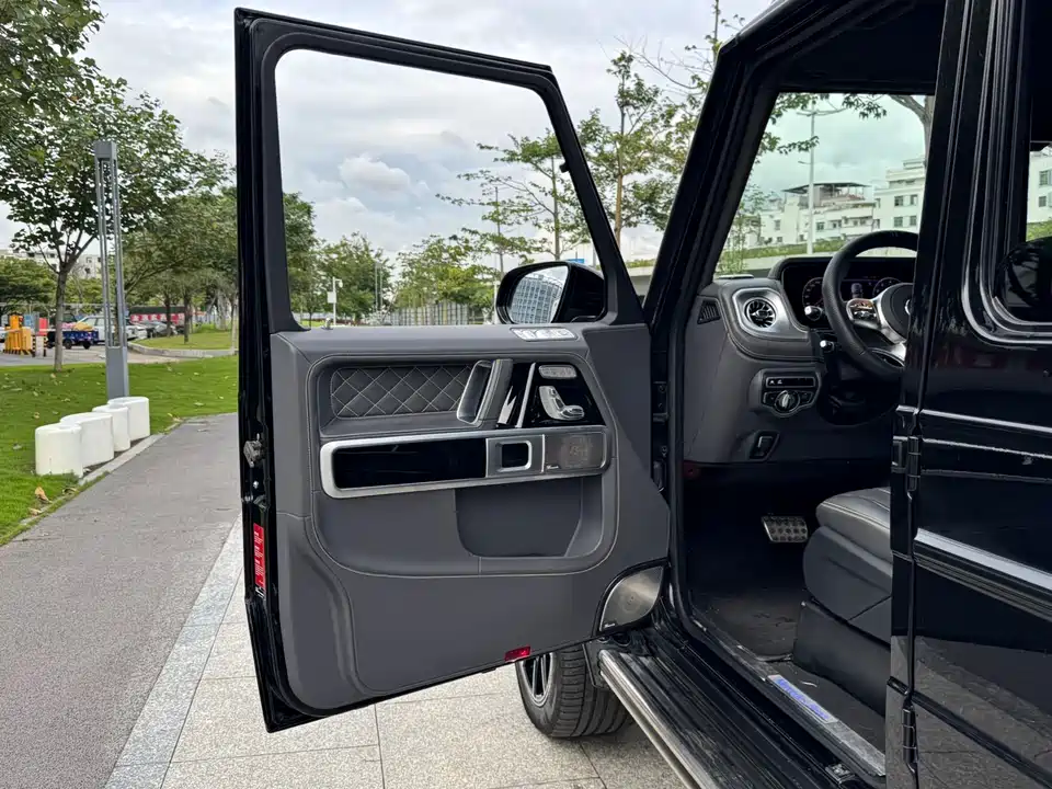 Mercedes-Benz G-class