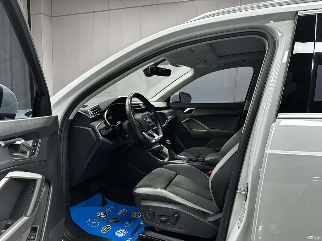 Audi Q3, 2022 10