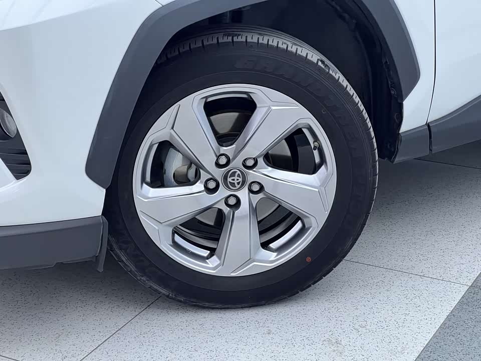 Toyota RAV4 Rongfang