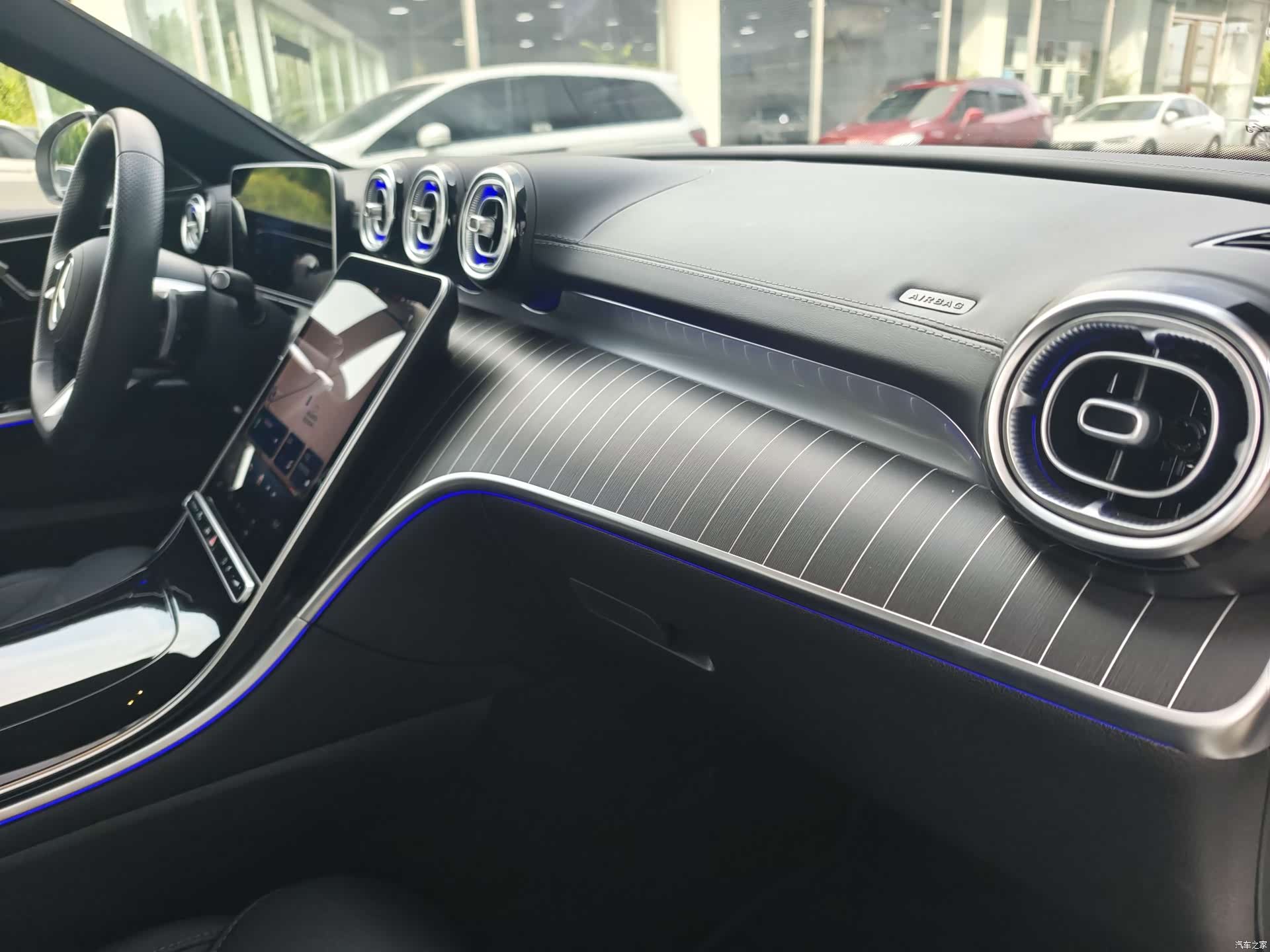Mercedes-Benz C-Class, 2024 20