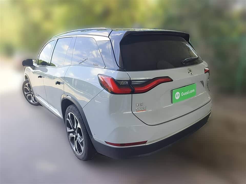 NIO ES8
