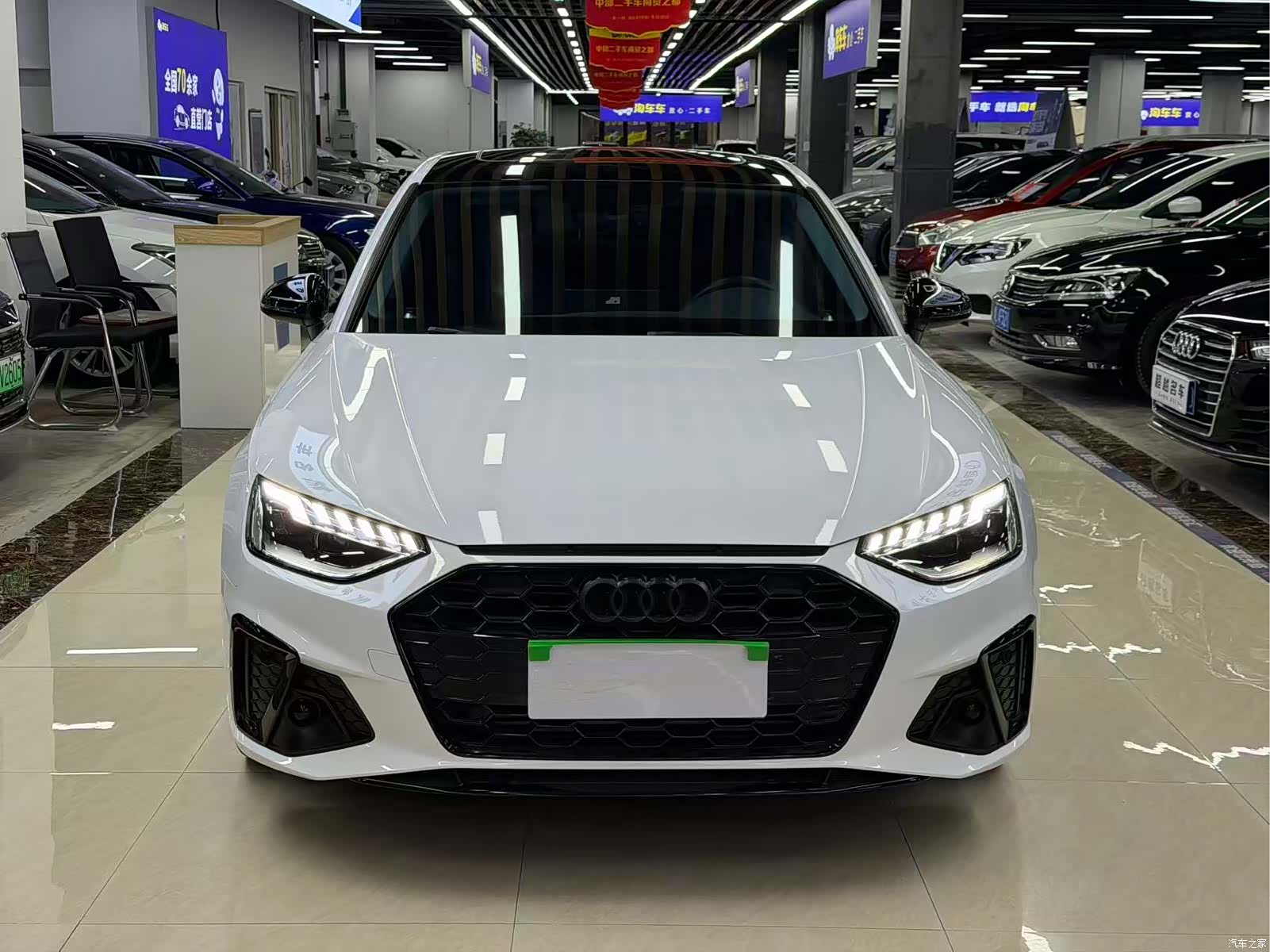 Audi A4L, 2023 все фото