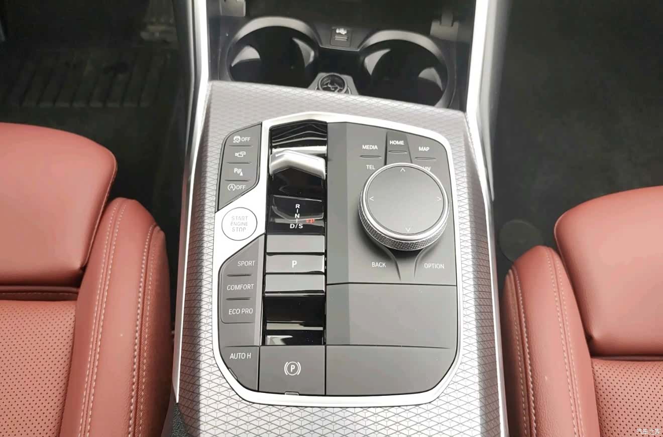 BMW 3 Series, 2025 10