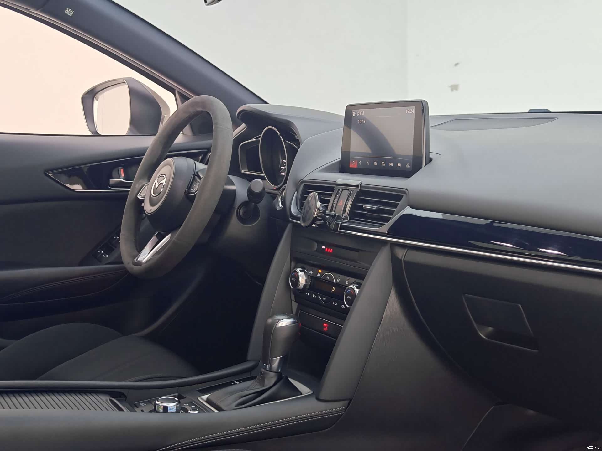Mazda CX-4, 2022 11