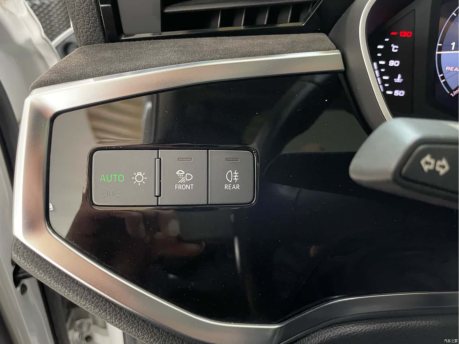 Audi Q3, 2019 14