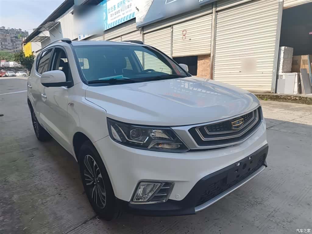 Geely X6, 2016 4
