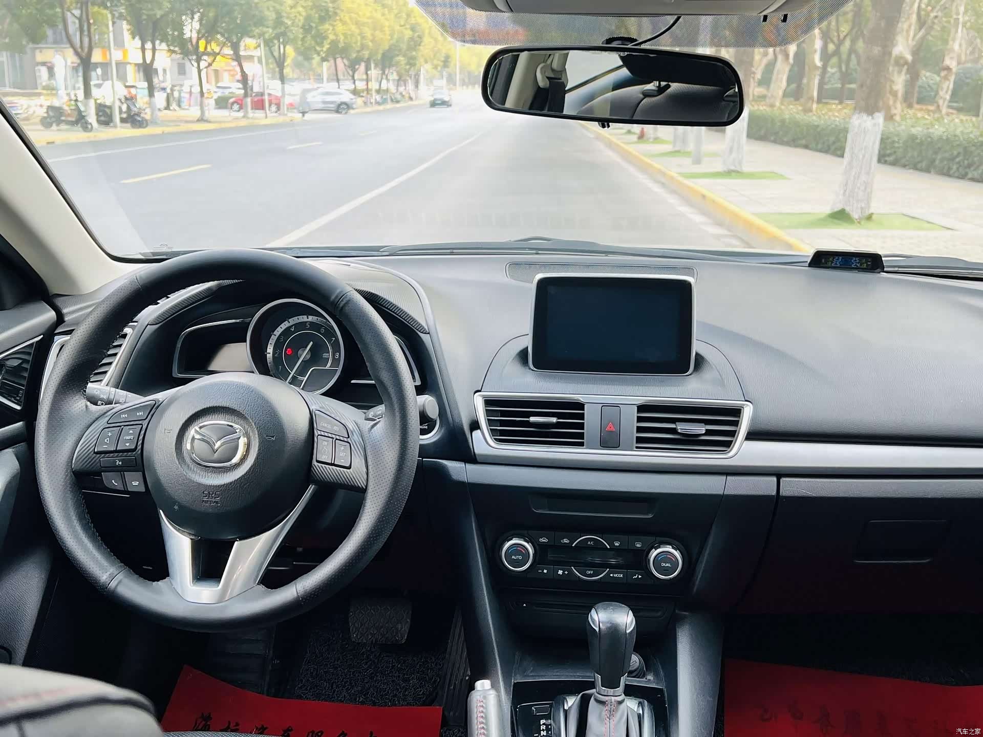 Mazda Mazda3, 2015 13