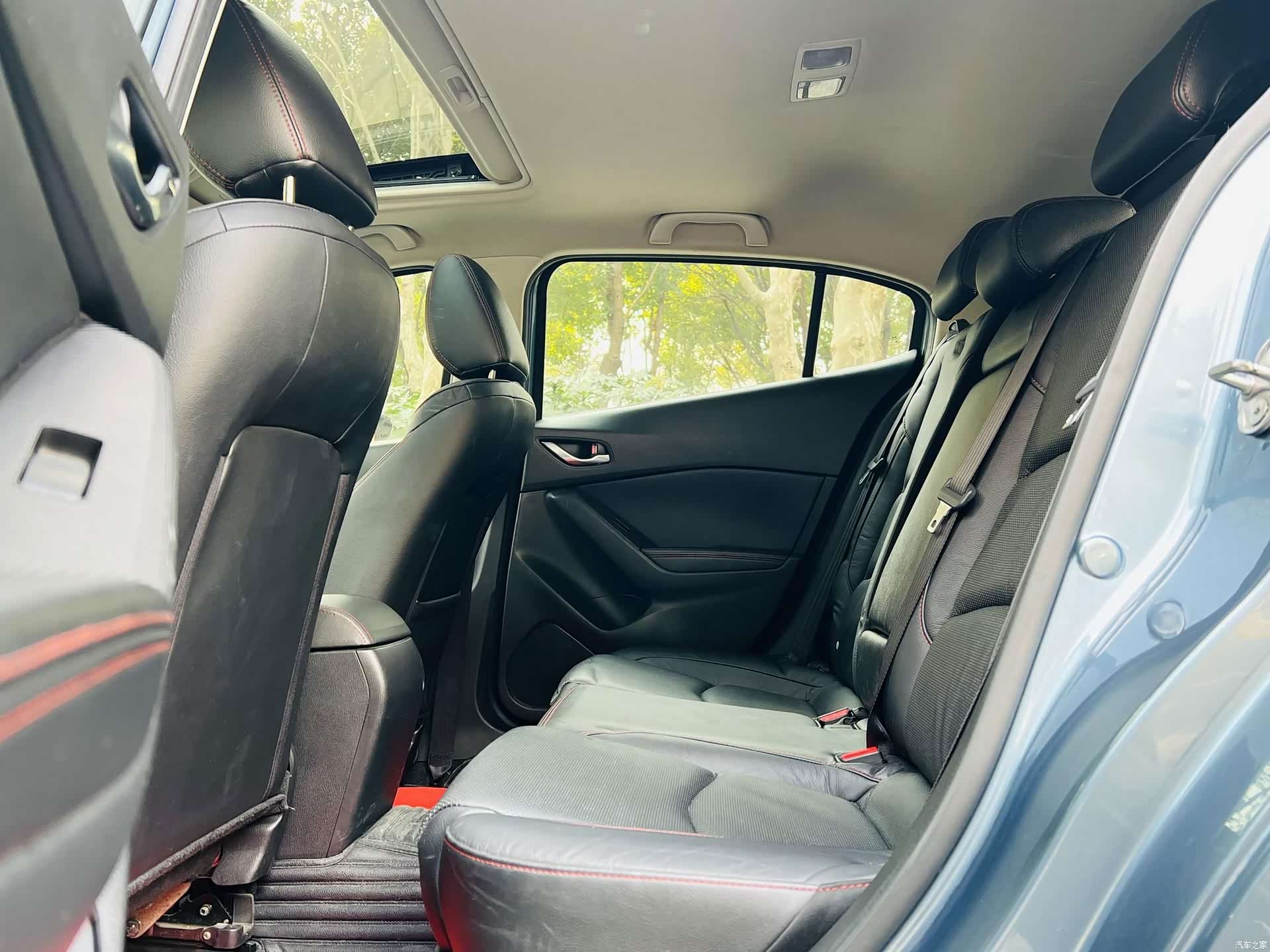 Mazda Mazda3, 2015 6